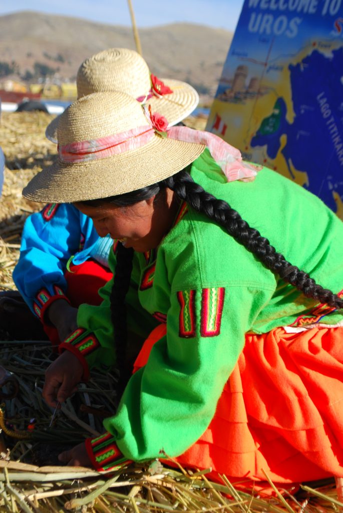 Costumi tradizionali degli Uros sul Lago Titicaca