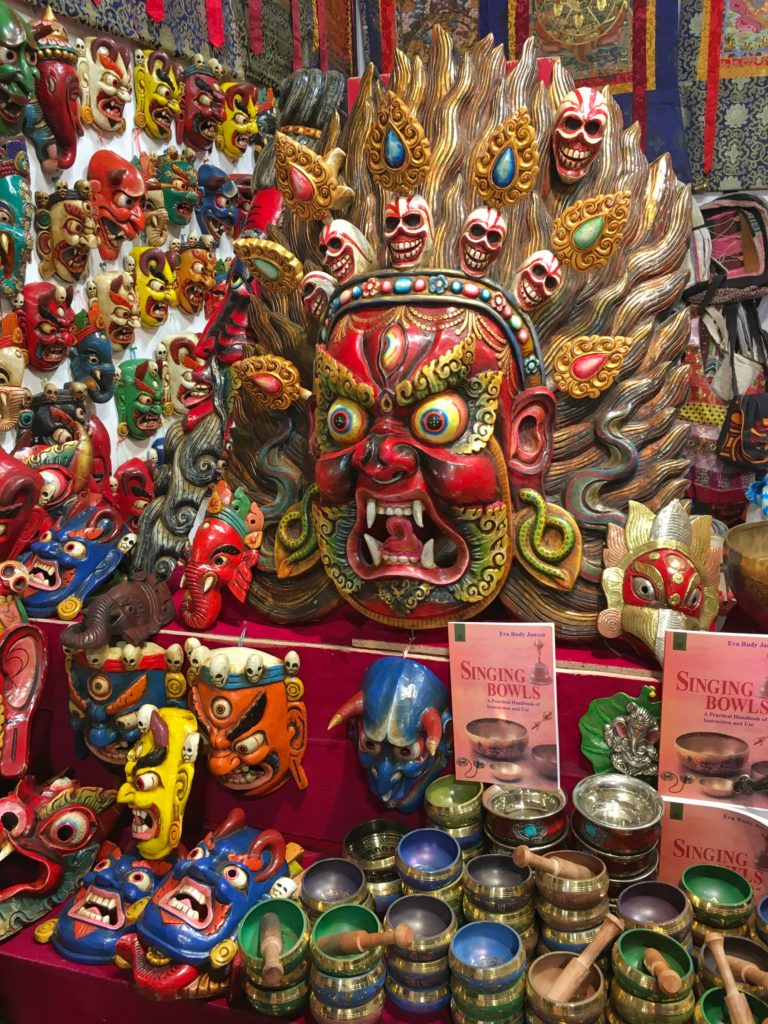 oggetti dal Nepal alla fiera dell' artigianato